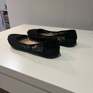 Black lace flats